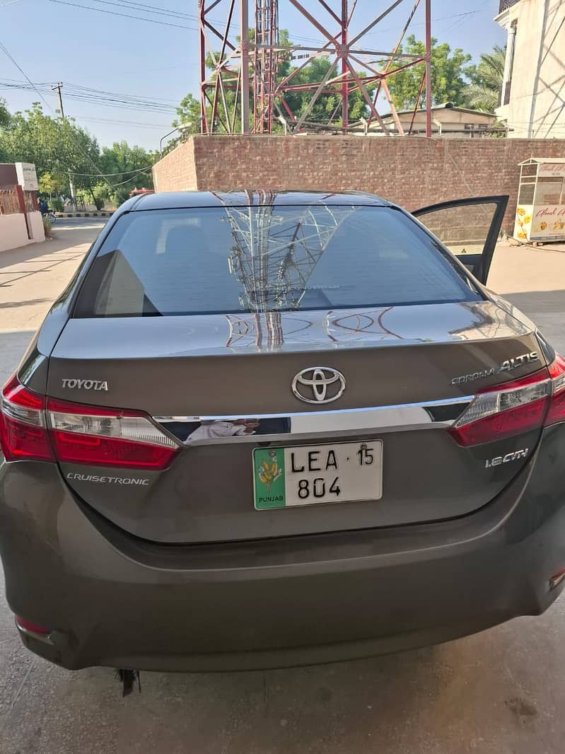 Toyota Corolla Altis CVT-i 1.8 2015 5