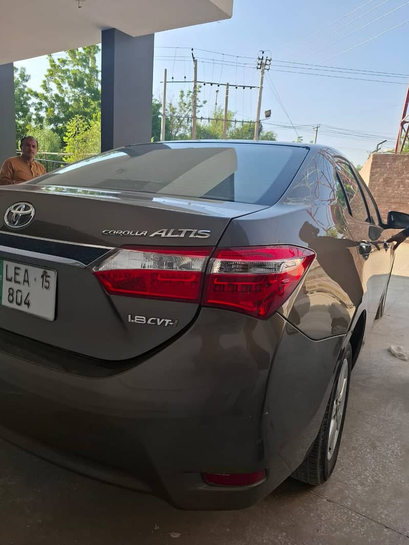 Toyota Corolla Altis CVT-i 1.8 2015 6