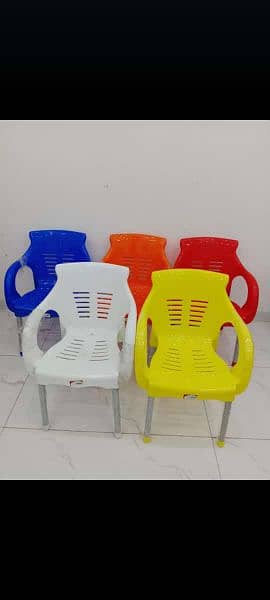 6 pieces of chairs with 1 table 5 different colors with high quality 0