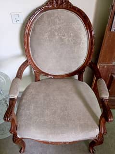 Chairs with table for sale 0