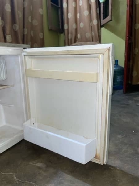 mini fridge bedroom size 3