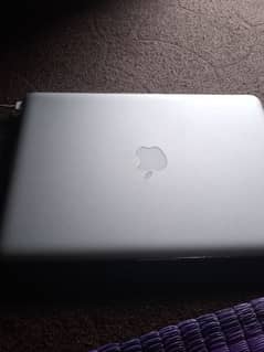 this is MacBook pro contact 03074673083