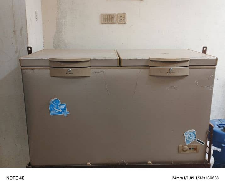 Dowlance freezer for sell 1