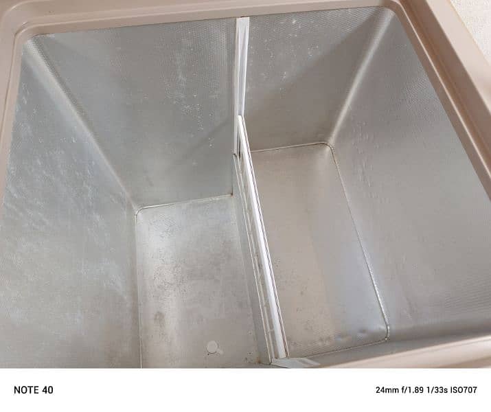 Dowlance freezer for sell 6