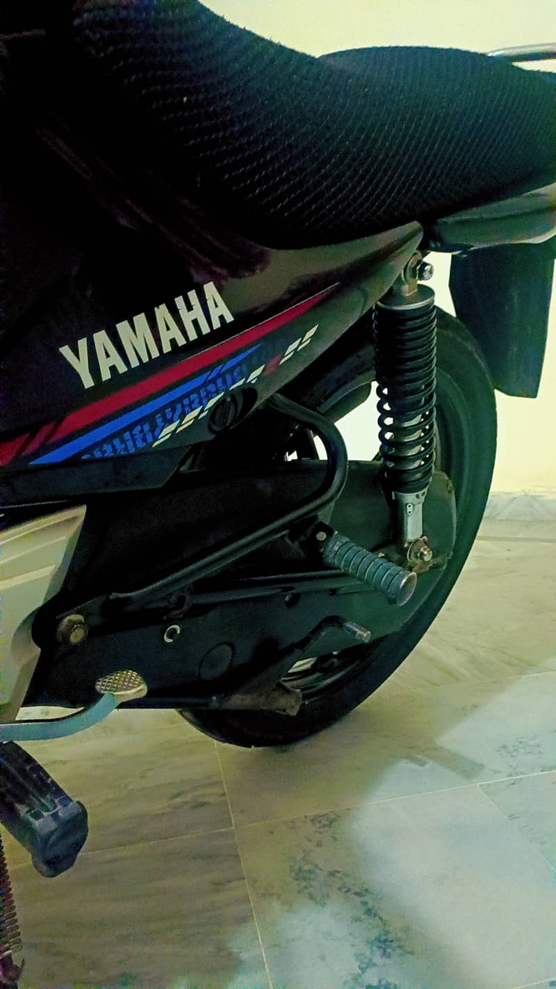 Yamaha YBRG 125 3