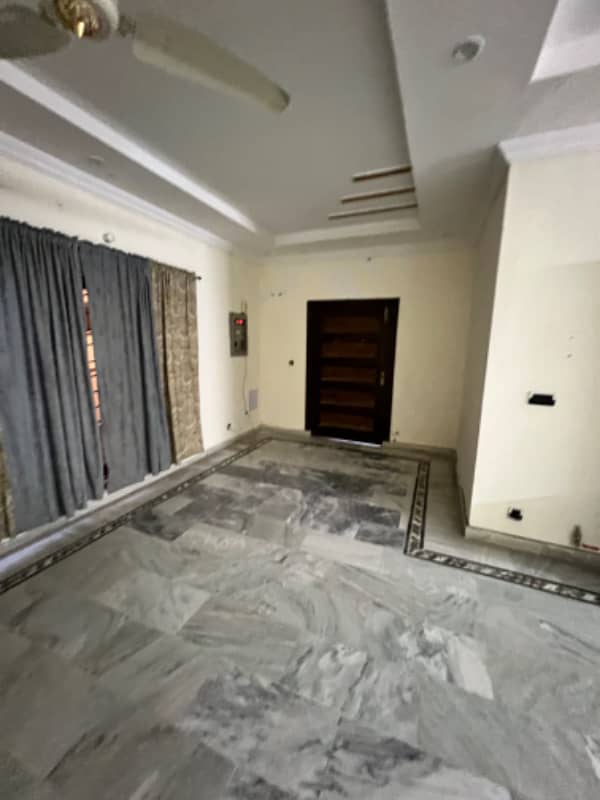 1 kanal UPPER PORTION AVAILABLE FOR RENT IN GULBERG GREEN ISLAMABAD 5