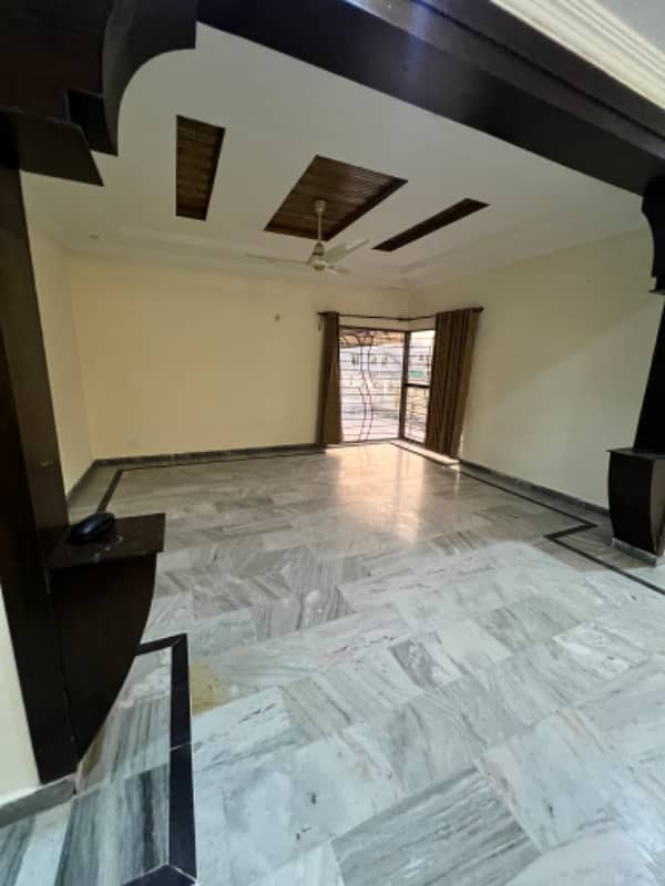 1 kanal UPPER PORTION AVAILABLE FOR RENT IN GULBERG GREEN ISLAMABAD 7