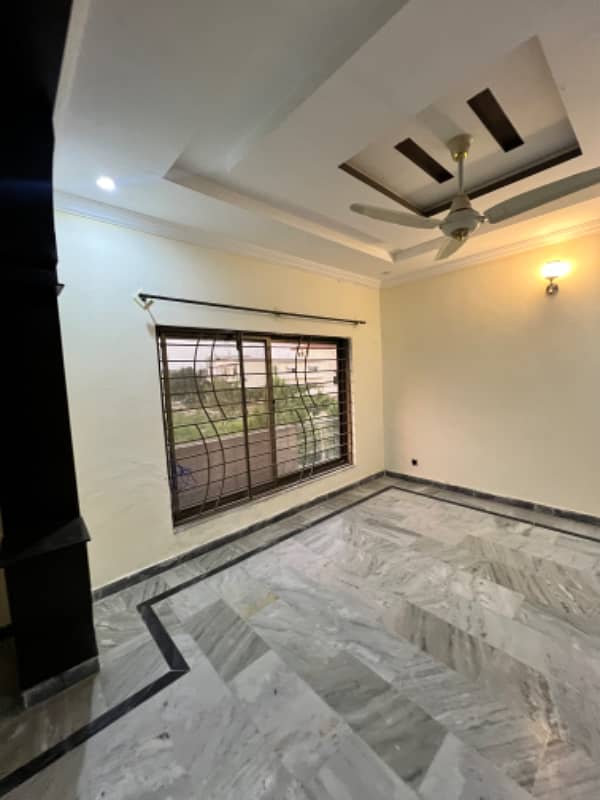 1 kanal UPPER PORTION AVAILABLE FOR RENT IN GULBERG GREEN ISLAMABAD 8