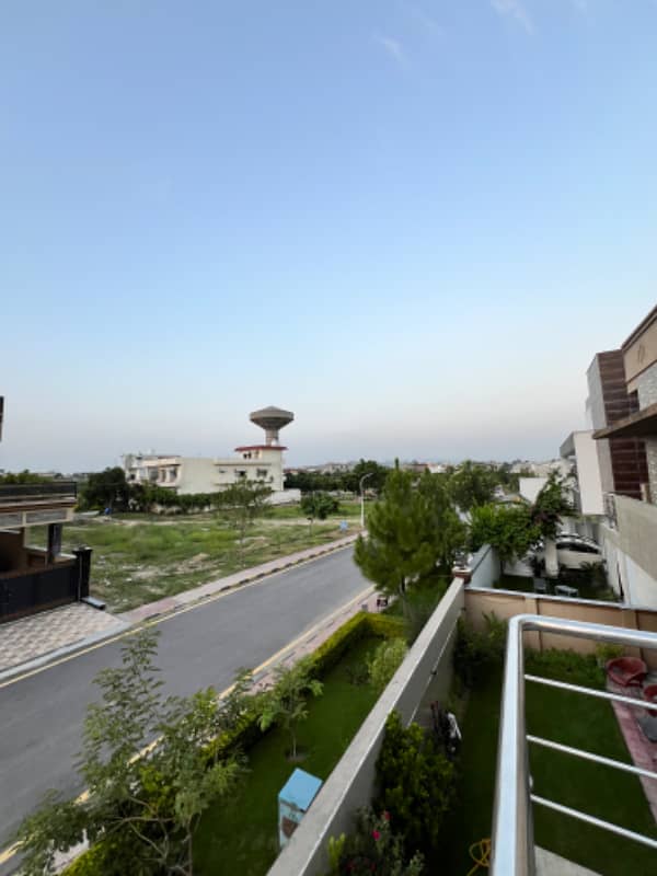 1 kanal UPPER PORTION AVAILABLE FOR RENT IN GULBERG GREEN ISLAMABAD 24