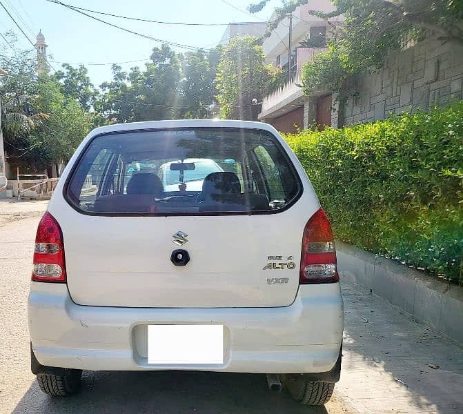 Suzuki Alto 2011 3