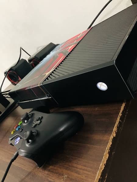 Xbox One 500 Gb with Box 14