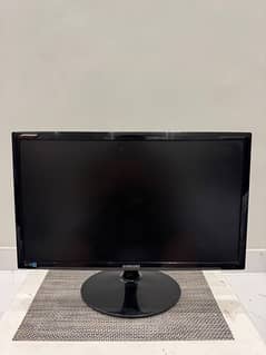 Samsung 23" LED monitor S23B300B with sharp picture quality