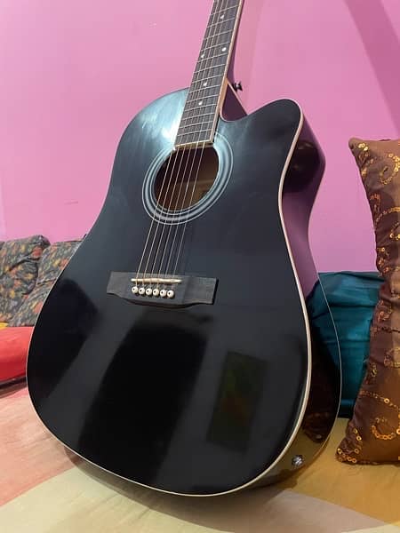 Diamond semi acoustic guitar 1