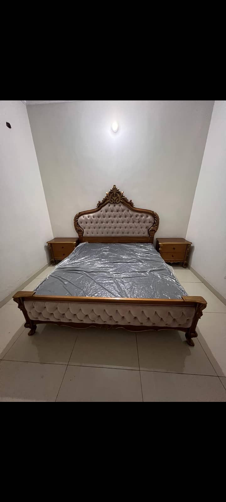 King size bed, 2 draw and 1 x seater sofa - jahez ka samaan 0