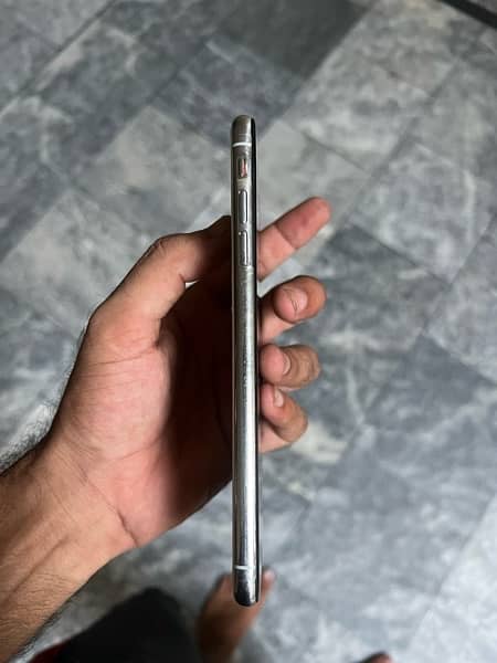 iPhone XsMax  Non pta factory 64 gb 4