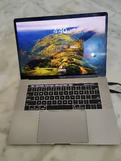 MacBook pro 2018 15" i7