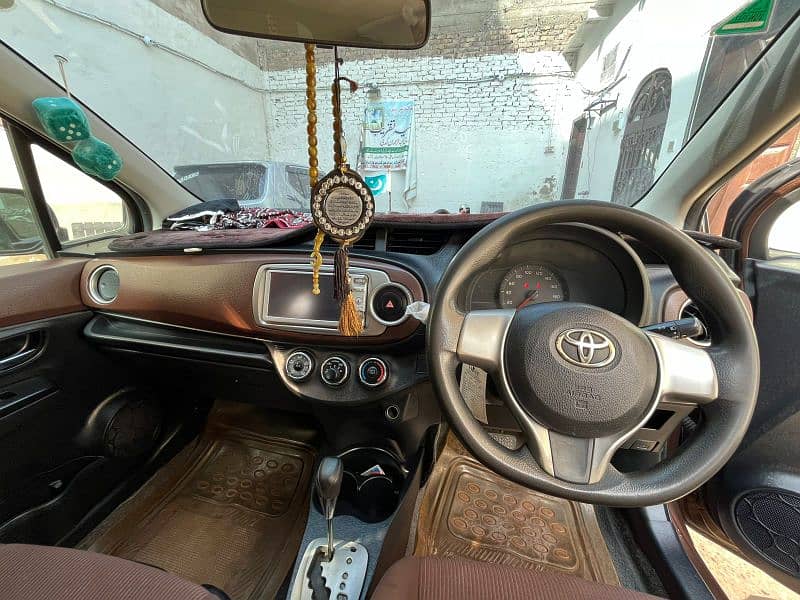 Toyota Vitz 2014 12