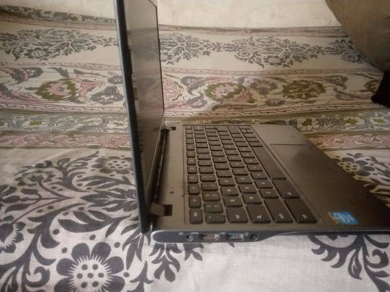 Acer C720 Chromebook 4