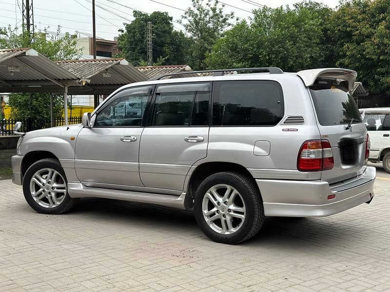 Toyota Land Cruiser 2001 6