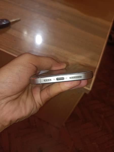 IPhone 15 Pro Max Natural Titanium 3