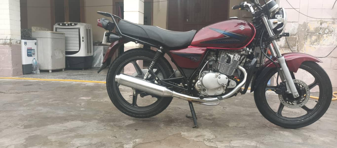 Suzuki GS 150 2022 1