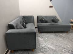 5 seater valvet sofa 0