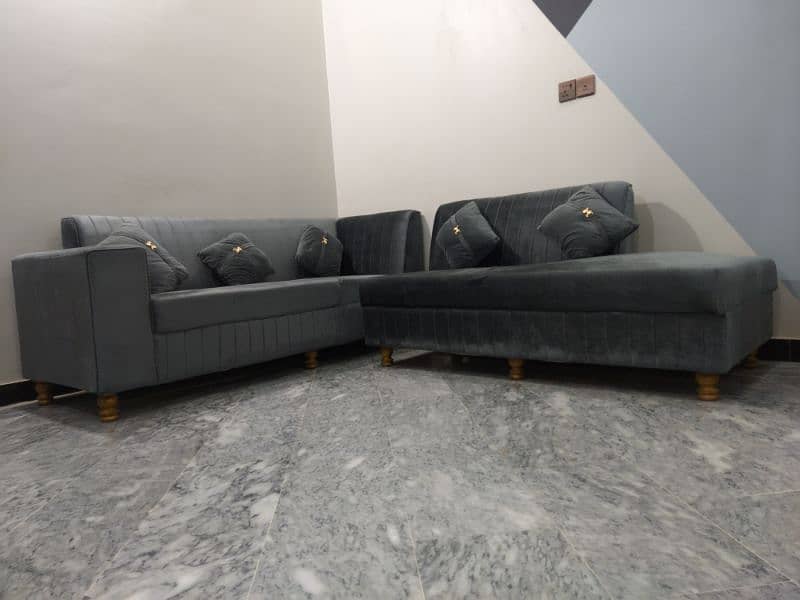 5 seater valvet sofa 1