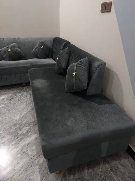 5 seater valvet sofa 2