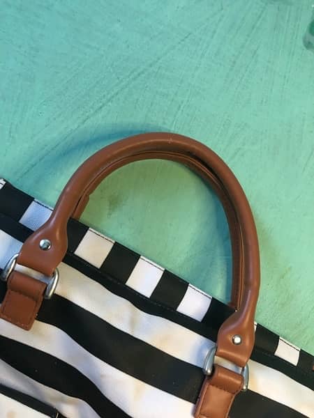 Preloved Black and White Stripes Fashion USA Travel and Shoulder bag 2