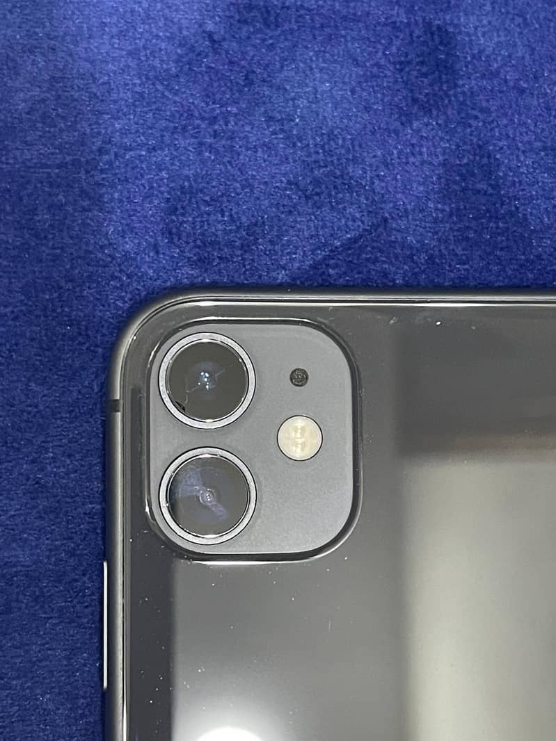 Iphone 11 128 GB PTA Approved 3