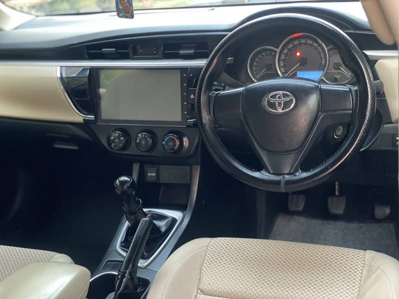 Toyota Corolla GLI 2016 1.3 Manual 11