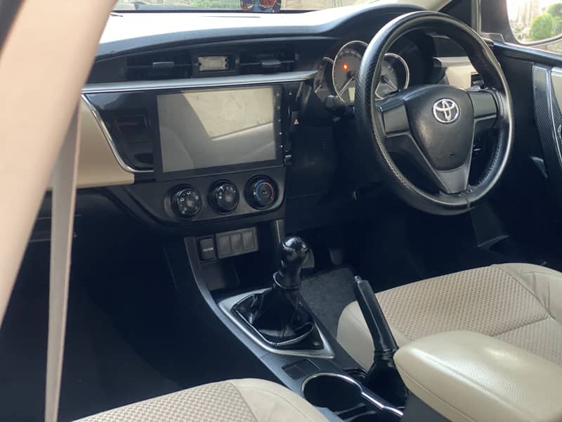 Toyota Corolla GLI 2016 1.3 Manual 12