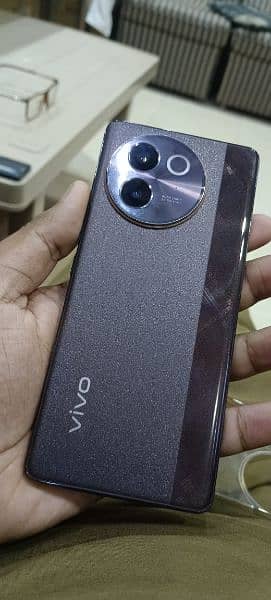 vivo v 30 e two months used brand new condition 6