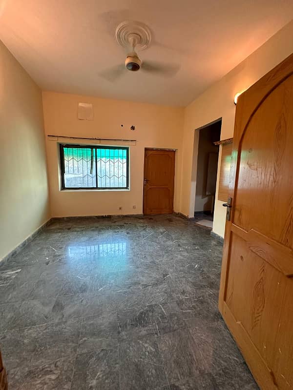 Upper portion for rent ayub coluny 0