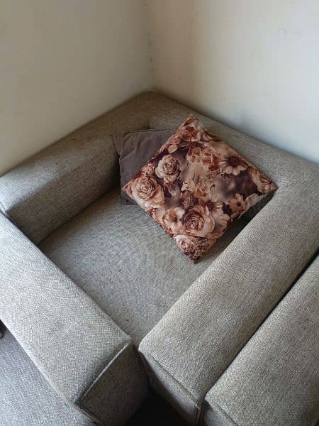 sofa for sell 1