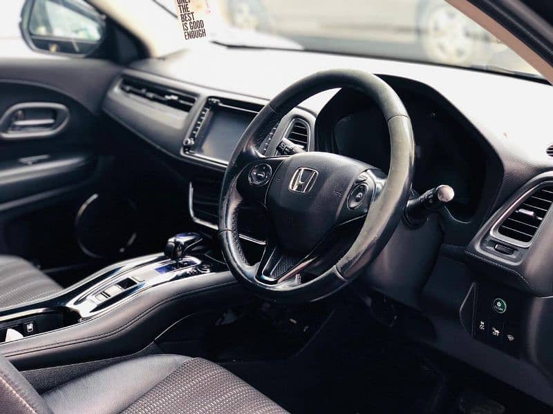 Honda Vezel 2015 fully loaded z package full option 4