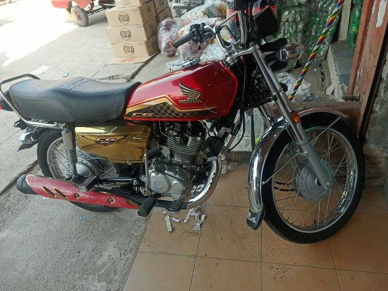 Honda 125 self start gold Addition 10/10 conditions like zero meter 2