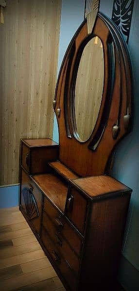 new condition dressing table 1