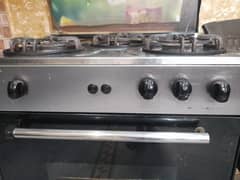 only one year used oven no damage no fault 100% done urgert sale