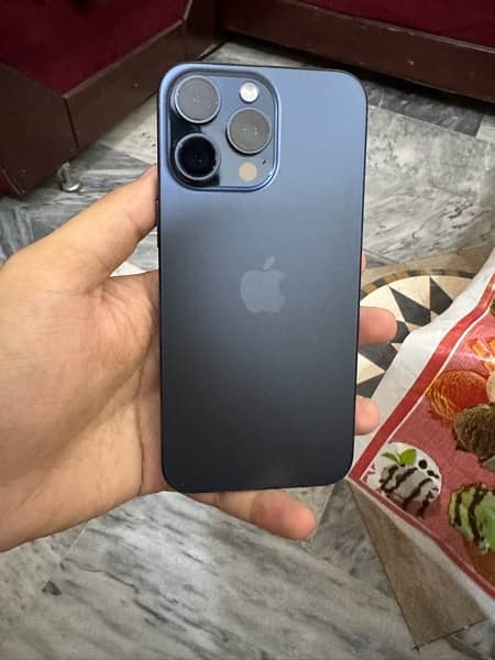 Iphone 15 pro max blue titanium 1