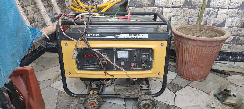 KIPOR 2500 E generator for sale 2