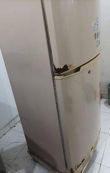 refrigerator 0