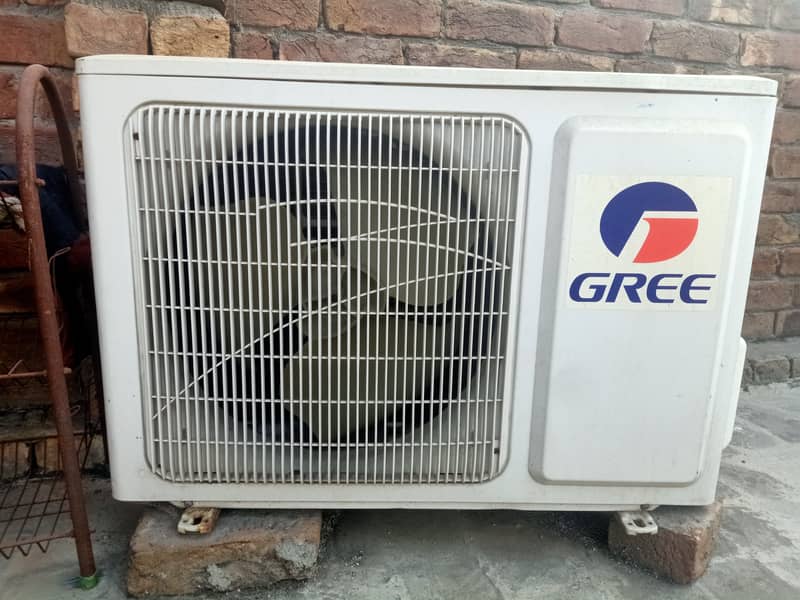 Gree a. c 1 ton simple good new condition 1