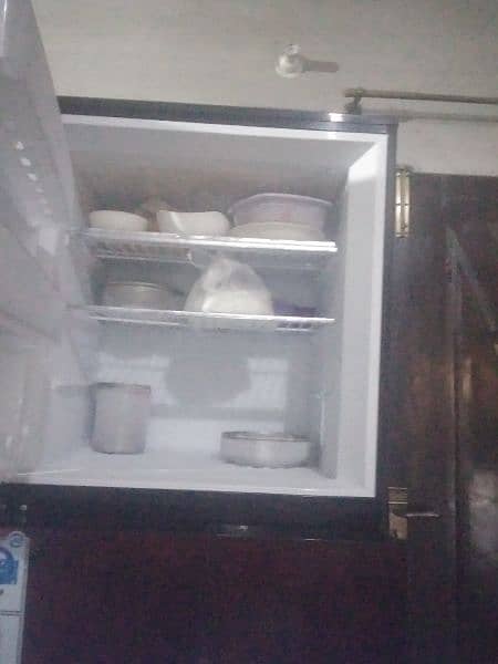 pel fridge urgent for sale 4