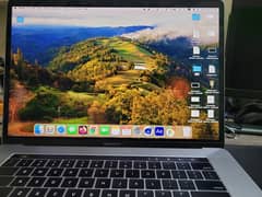 Macbook pro 2019 15.6" inch core i9 and 4gb Amd Radeon card