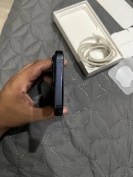 iPhone 15 pro 256 gb Factory unlock 6