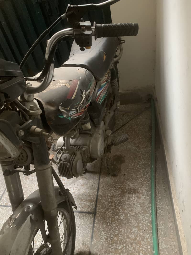 Unique bike 2018 model engine 10/10 ok ha bike 2021 sy khara hai 3