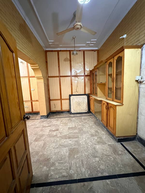 2 bedroom seprate gate ground floor available for rent 2