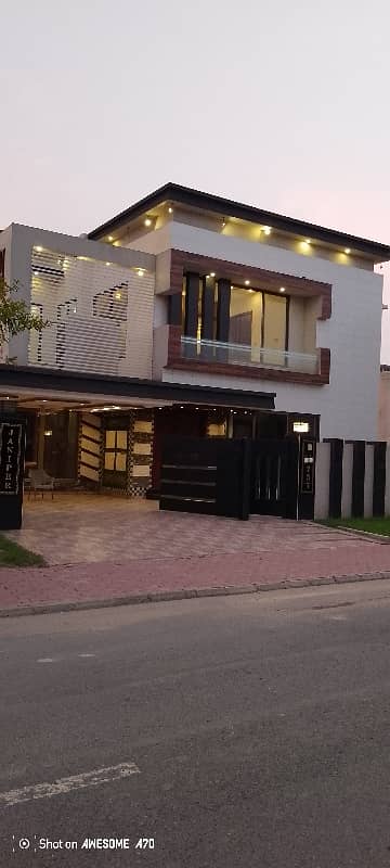 one kanal house for sale in jenipar block bahria Town Lahore good location 0