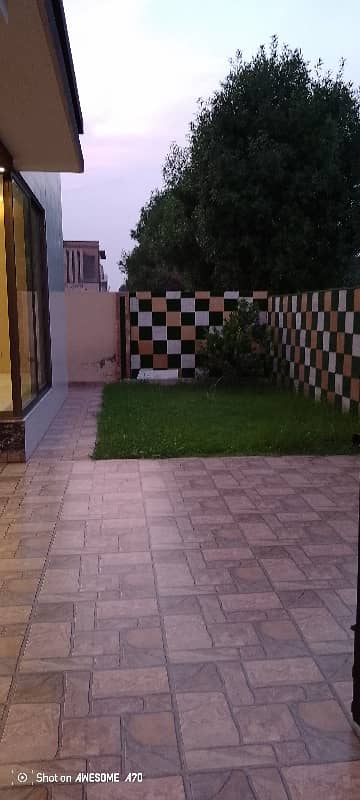 one kanal house for sale in jenipar block bahria Town Lahore good location 2